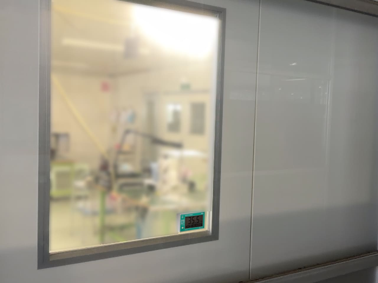 クリーンルームなど簡単には入れない場所に