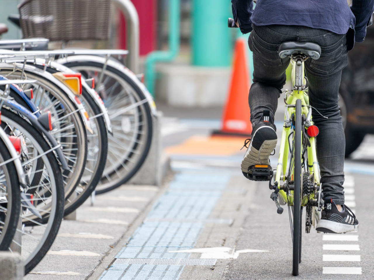 2024年11月から自転車の「酒気帯び運転」罰則対象！適したアルコールチェッカーとは？